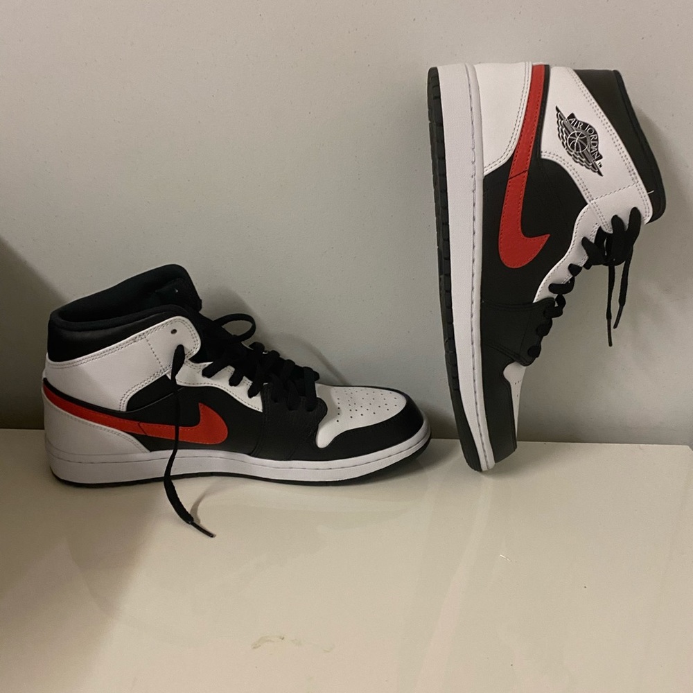 Nike Air-force Metallic Red and White and Red New - Picture 2 of 3